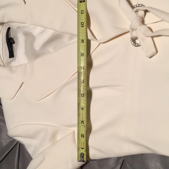 Suit. Size 10. High end. This is a class act fabric is like no other. - Picture 7 of 8